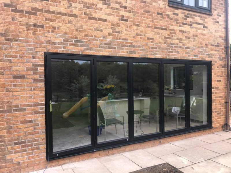 Bifolds doors saughall